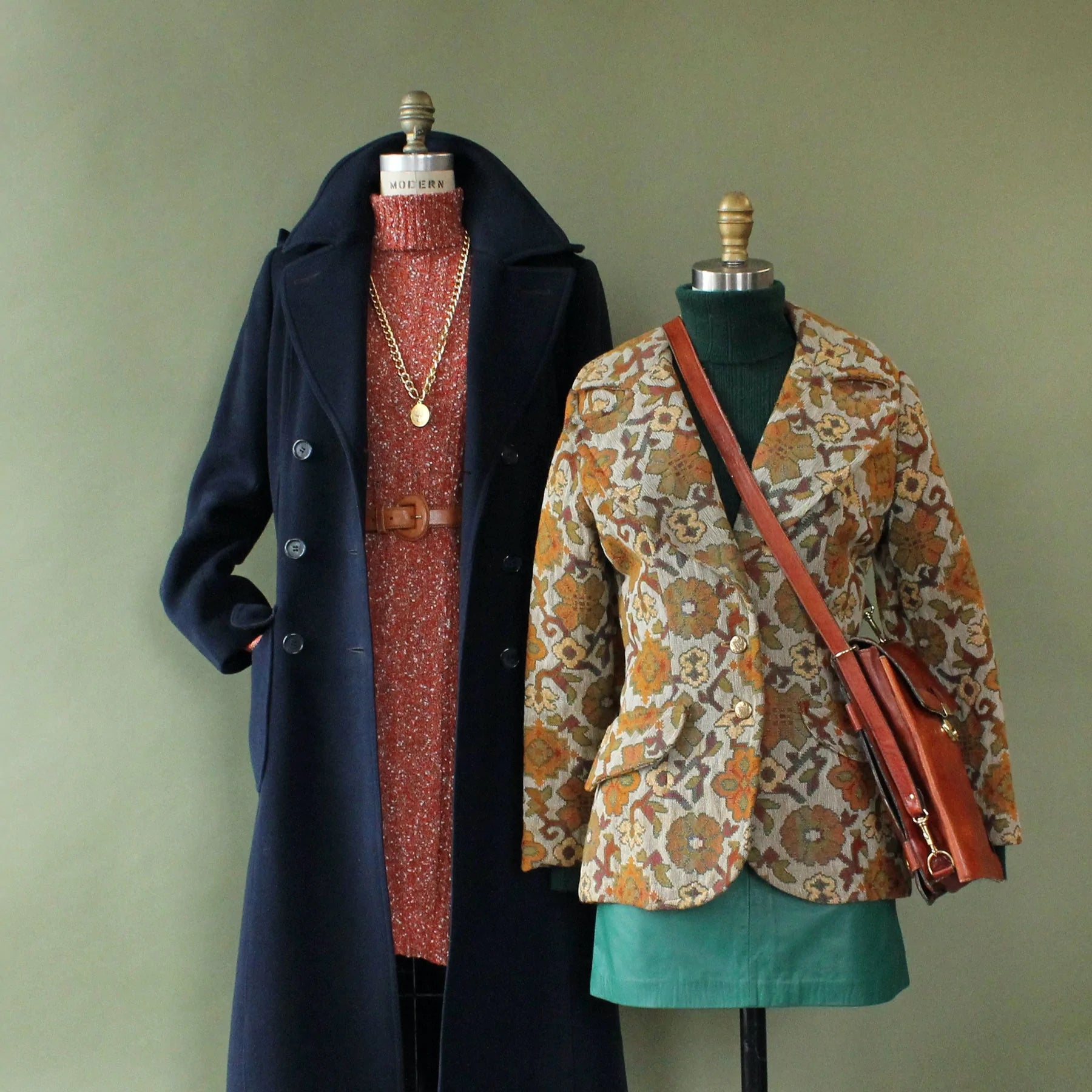 Two vintage looks styles on dressforms