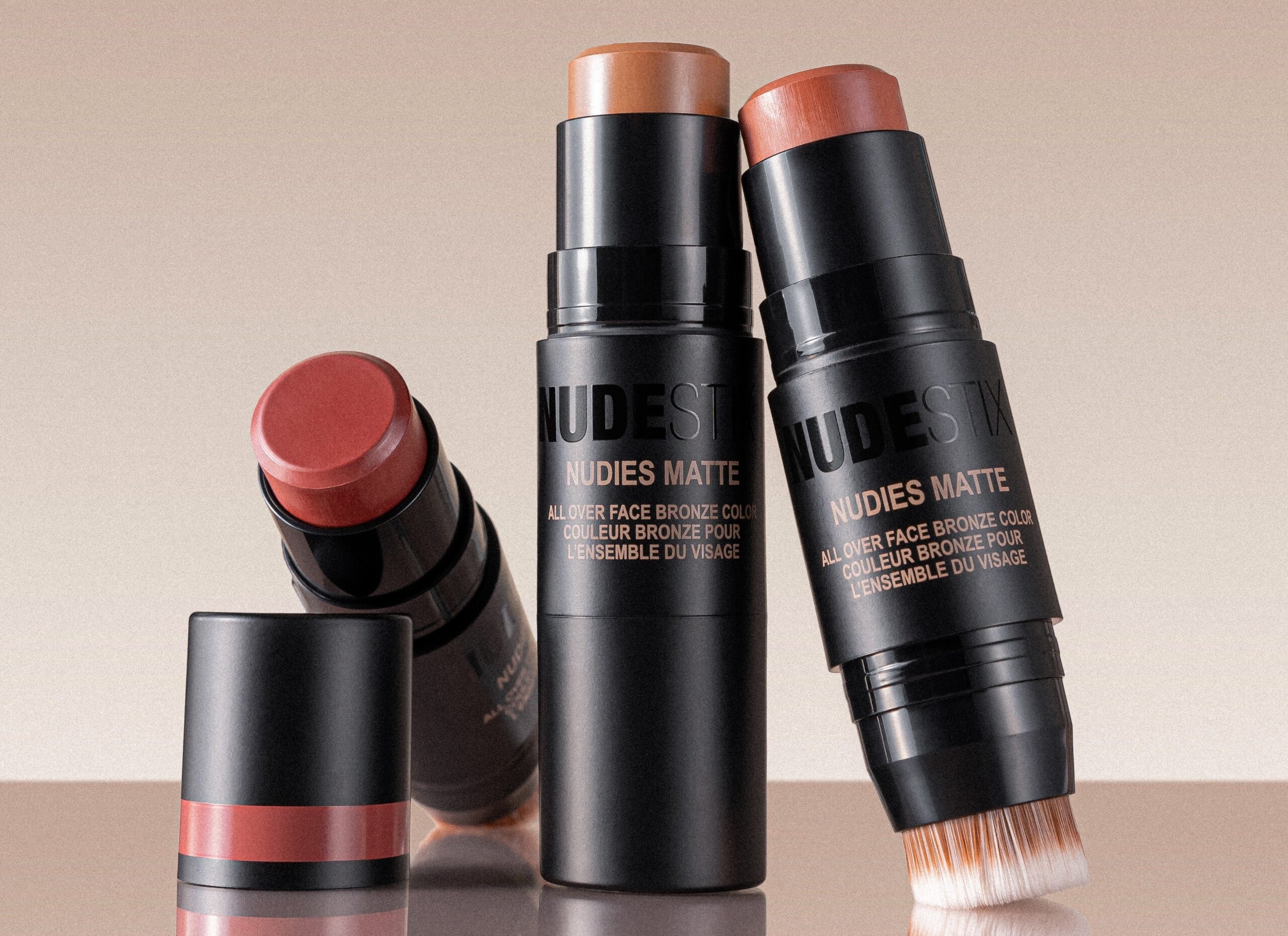 he NUDESTIX Nudies Matt All Over Face Bronze sticks.